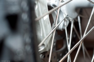 Front enduro wheel with home bushing and spacers of a 2mm thickness.