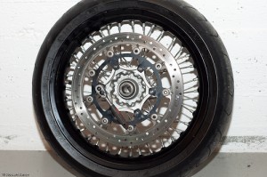 Front brake disc on the ktm 690 smc wheel