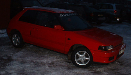 Mazda 323 1,8i side view