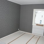 Wallpapers finished in bedroom 1